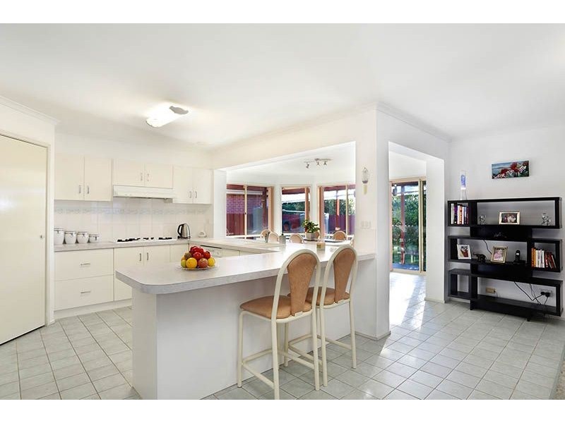 24 Thurmand Court, Roxburgh Park VIC 3064