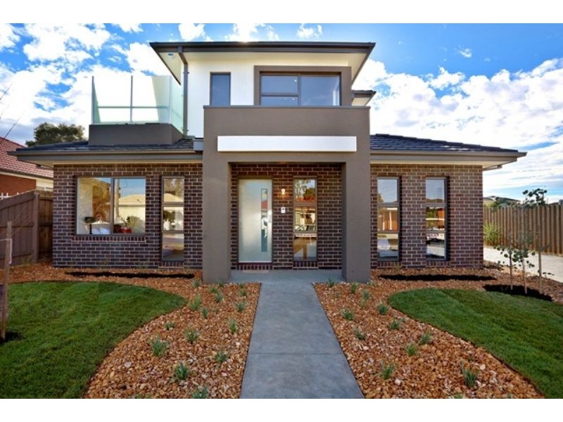 1/4 Truscott Street, Glenroy VIC 3046