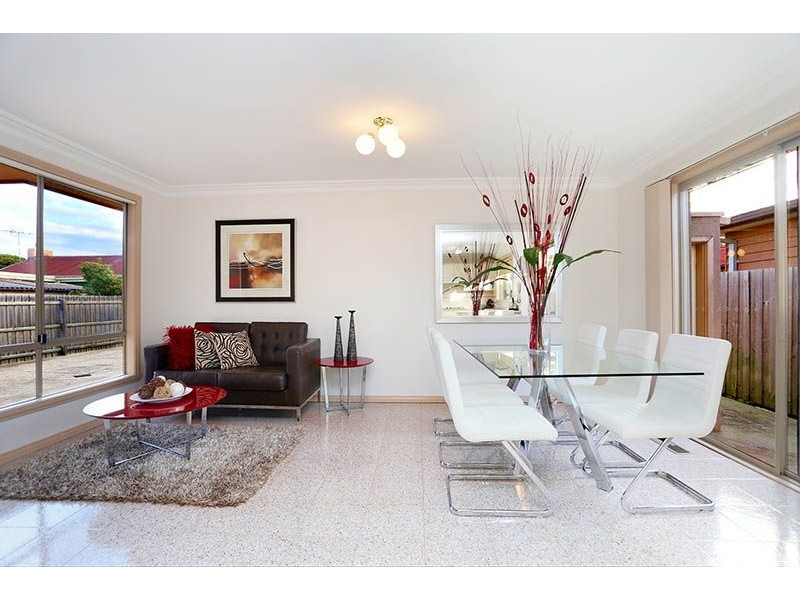 2/6 Maude Avenue, Glenroy VIC 3046