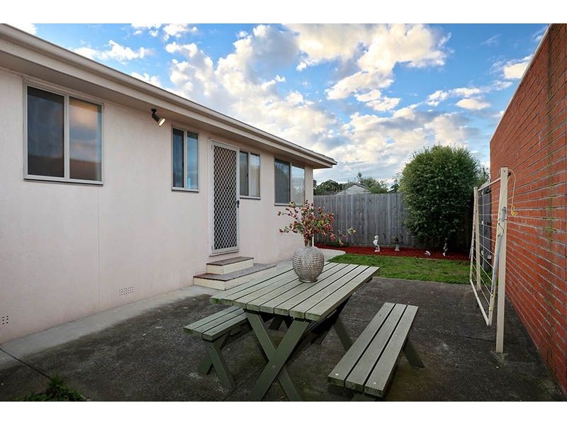 2/6 Maude Avenue, Glenroy VIC 3046