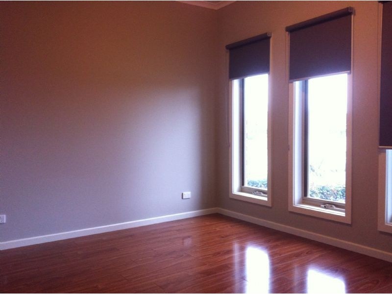 2/44 Gladstone Parade, Glenroy VIC 3046