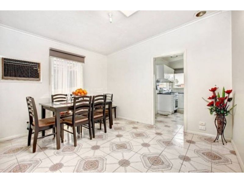 2 Hampden Street, Dallas VIC 3047