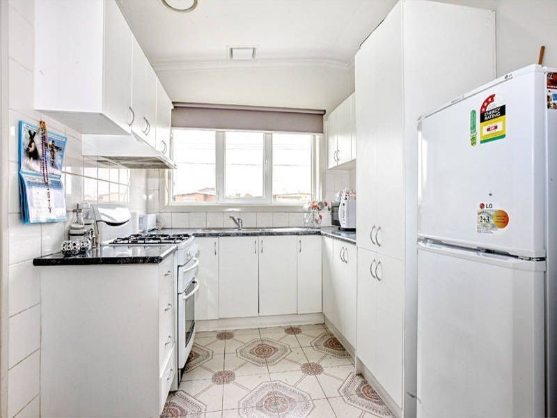 2 Hampden Street, Dallas VIC 3047