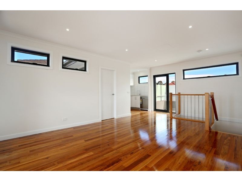 2/4 Truscott Street, Glenroy VIC 3046