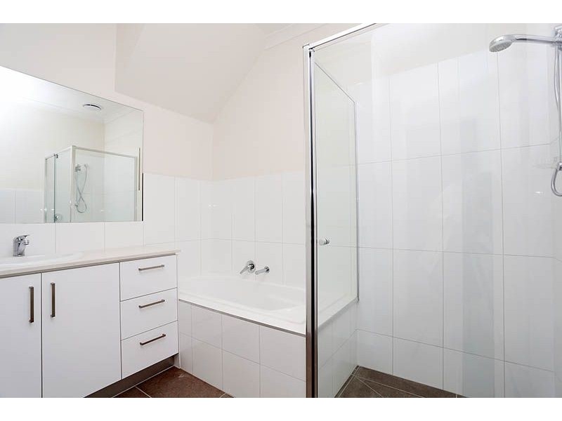 2/4 Truscott Street, Glenroy VIC 3046