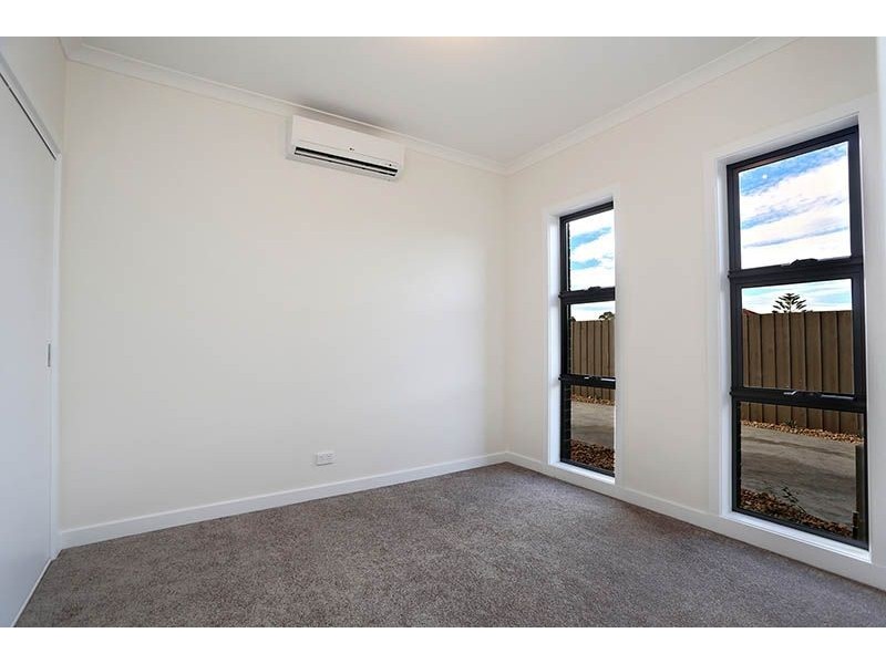 2/4 Truscott Street, Glenroy VIC 3046