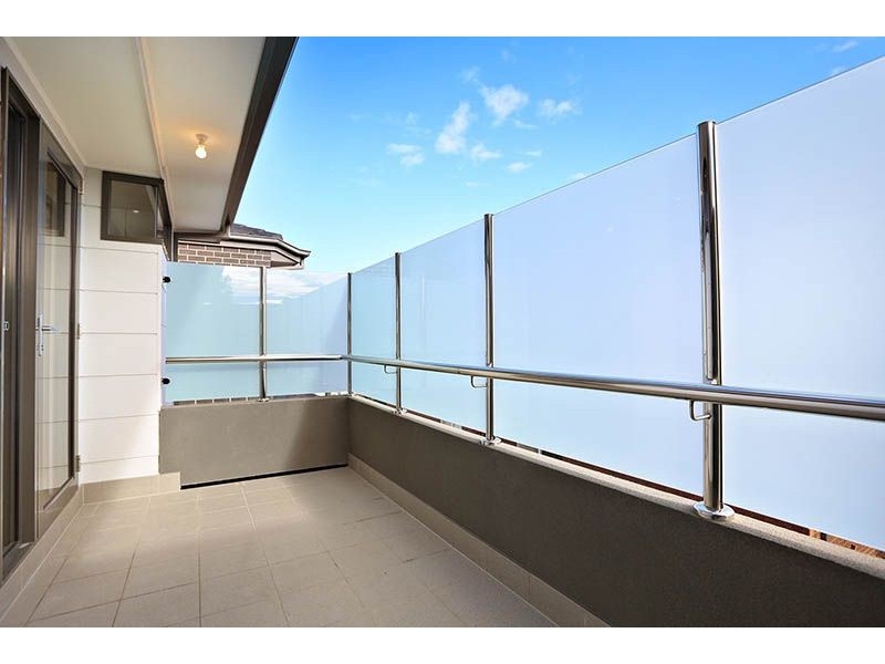 2/4 Truscott Street, Glenroy VIC 3046