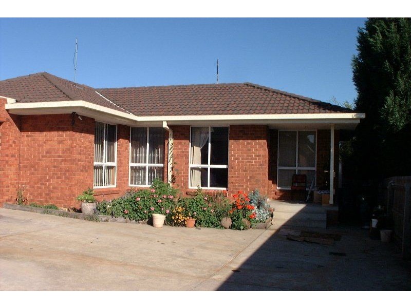 2/6 Care Close, Meadow Heights VIC 3048