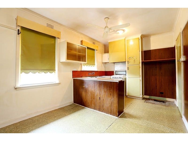 8 Fidge Court, Jacana VIC 3047