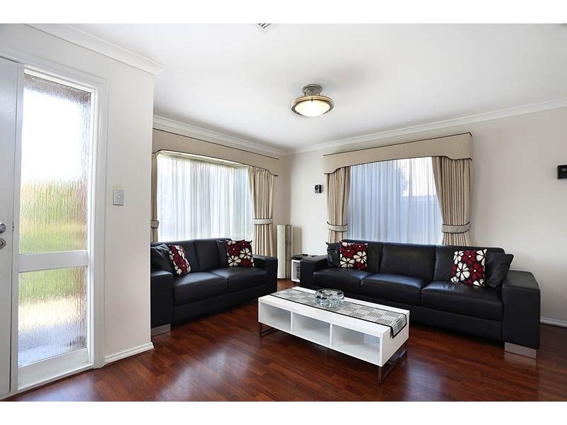 4/83 Station Road, Glenroy VIC 3046