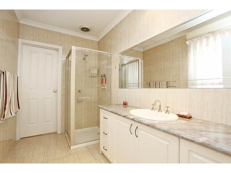 20 Dowding Close, Fawkner VIC 3060