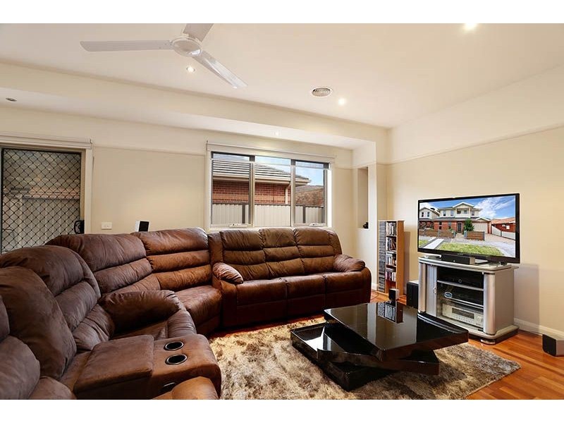 1/74 Chapman Avenue, Glenroy VIC 3046