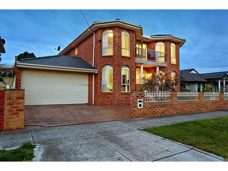 24 Plumpton Avenue, Oak Park VIC 3046
