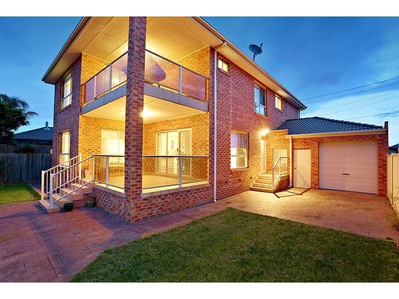 24 Plumpton Avenue, Oak Park VIC 3046