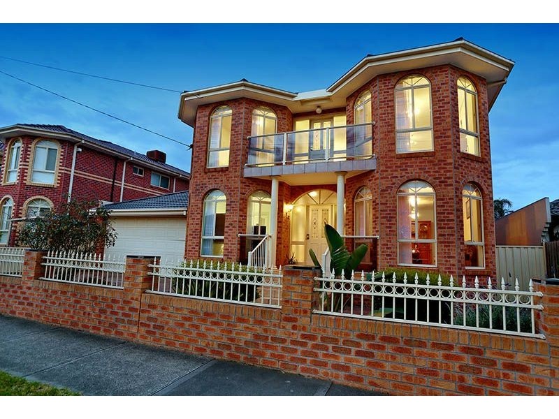 24 Plumpton Avenue, Oak Park VIC 3046