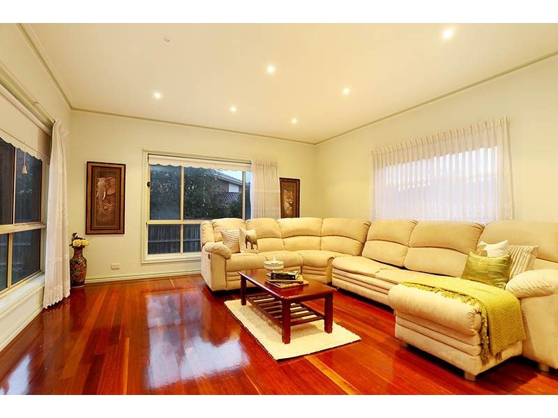 24 Plumpton Avenue, Oak Park VIC 3046