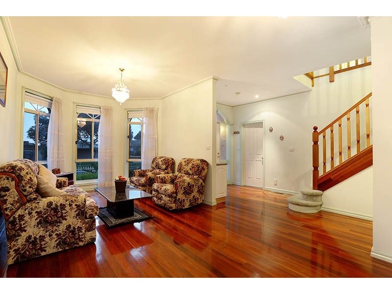 24 Plumpton Avenue, Oak Park VIC 3046