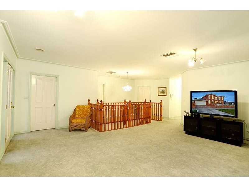 24 Plumpton Avenue, Oak Park VIC 3046