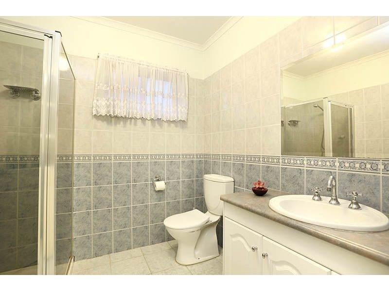 24 Plumpton Avenue, Oak Park VIC 3046