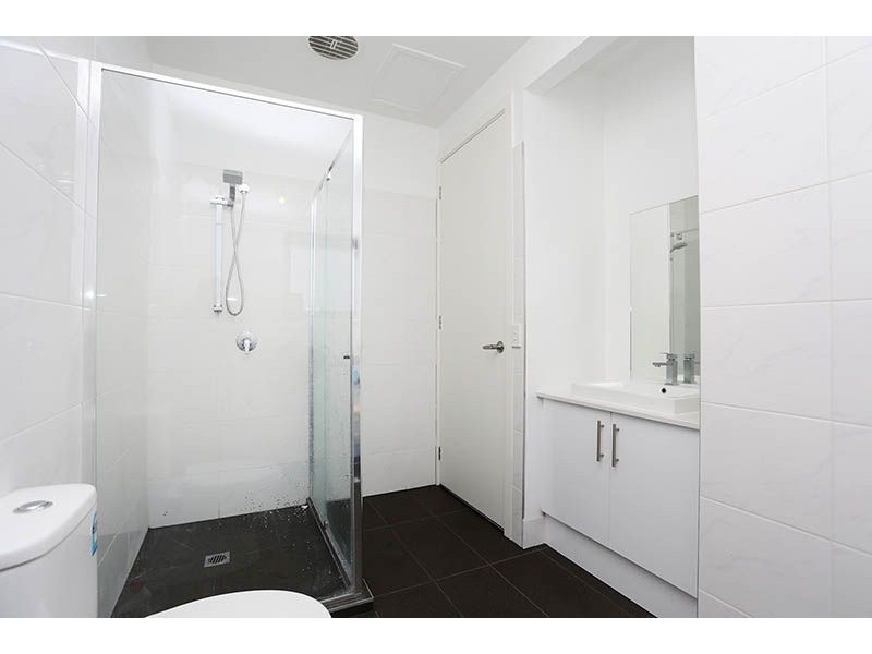 2/70 Hubert Avenue, Glenroy VIC 3046