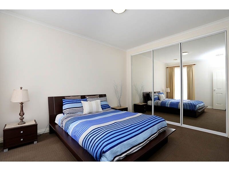 2/1 Isla Avenue, Glenroy VIC 3046