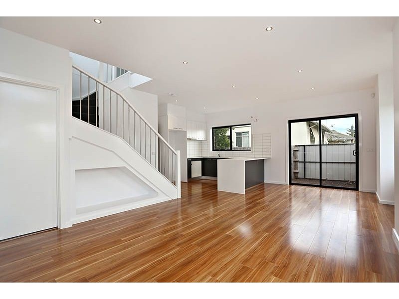 2/51 Jacana Avenue, Broadmeadows VIC 3047
