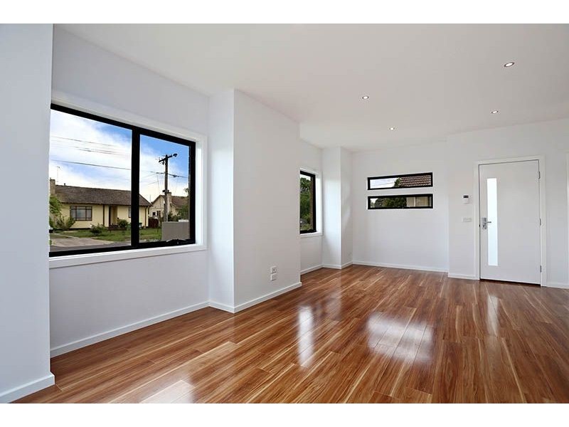 2/51 Jacana Avenue, Broadmeadows VIC 3047