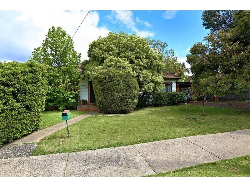 27 Melbourne Avenue, Glenroy VIC 3046