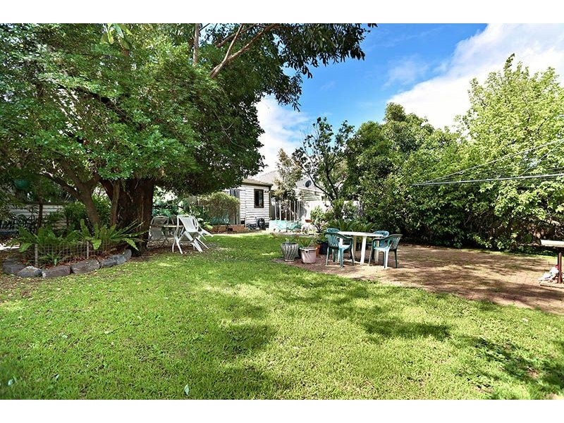 27 Melbourne Avenue, Glenroy VIC 3046