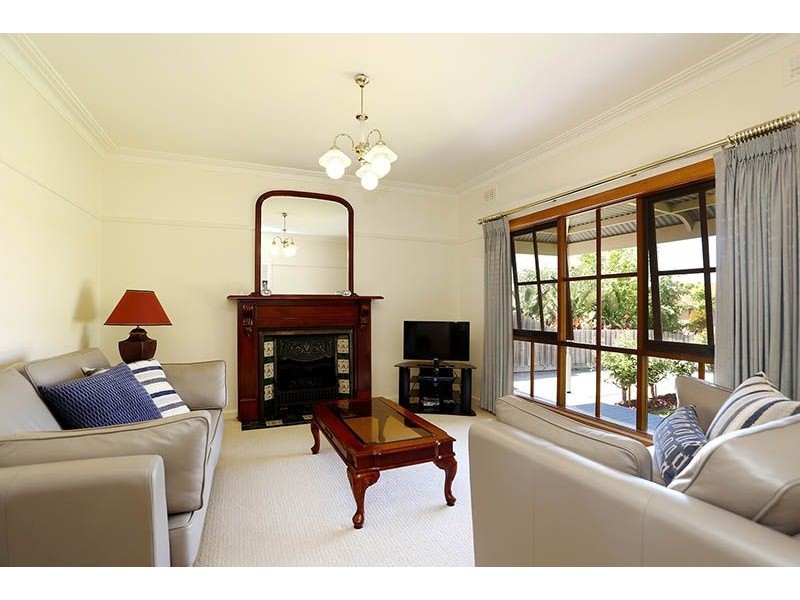 20 Loongana Avenue, Glenroy VIC 3046