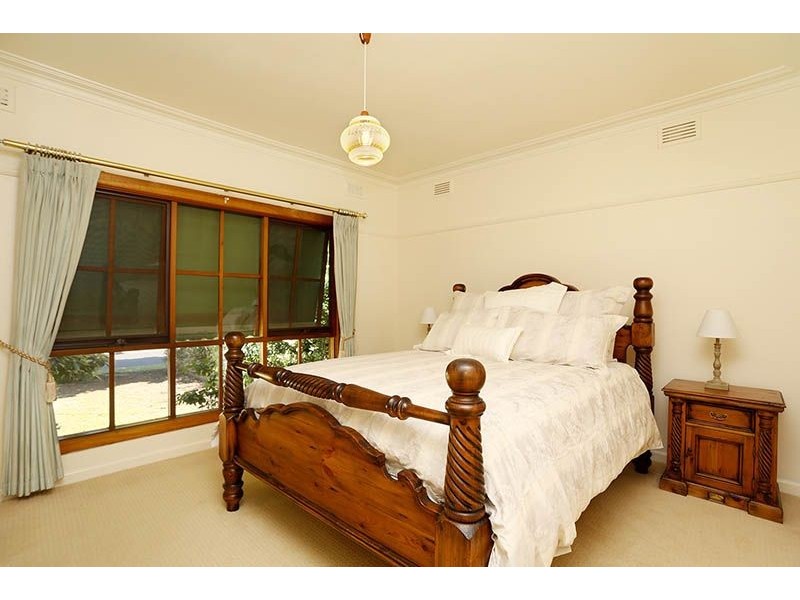 20 Loongana Avenue, Glenroy VIC 3046