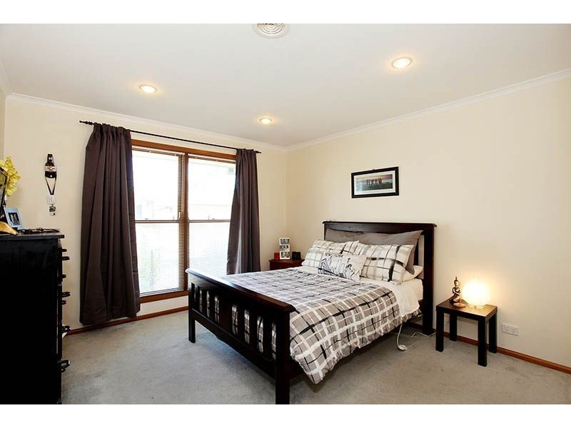 10 Muntz Avenue, Glenroy VIC 3046