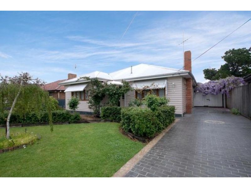 137 Loongana Avenue, Glenroy VIC 3046