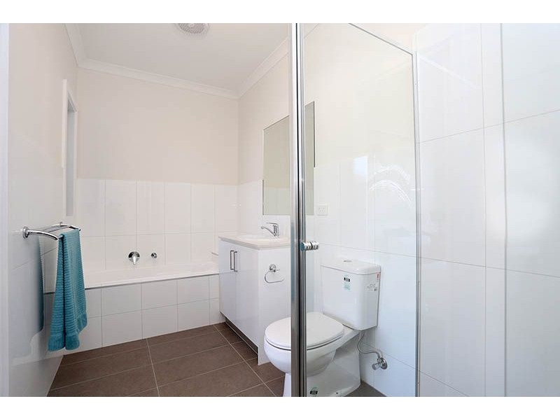 1/4 Truscott Street, Glenroy VIC 3046