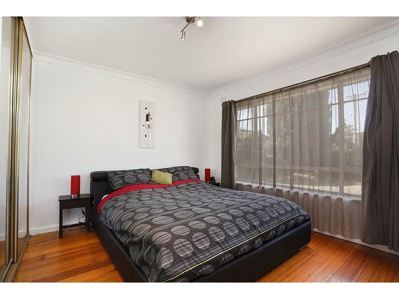 18 Oliver Court, Fawkner VIC 3060