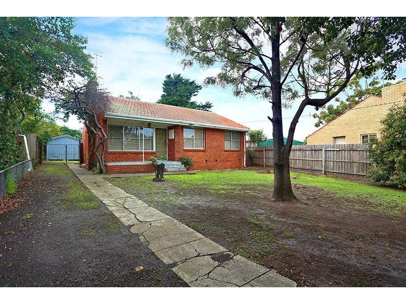 8 Fidge Court, Jacana VIC 3047