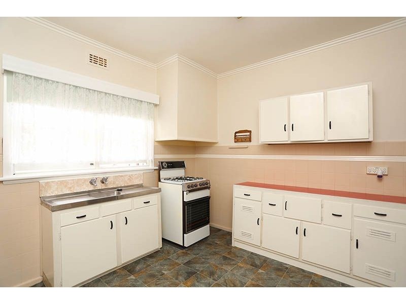 304 Waterloo Road, Glenroy VIC 3046