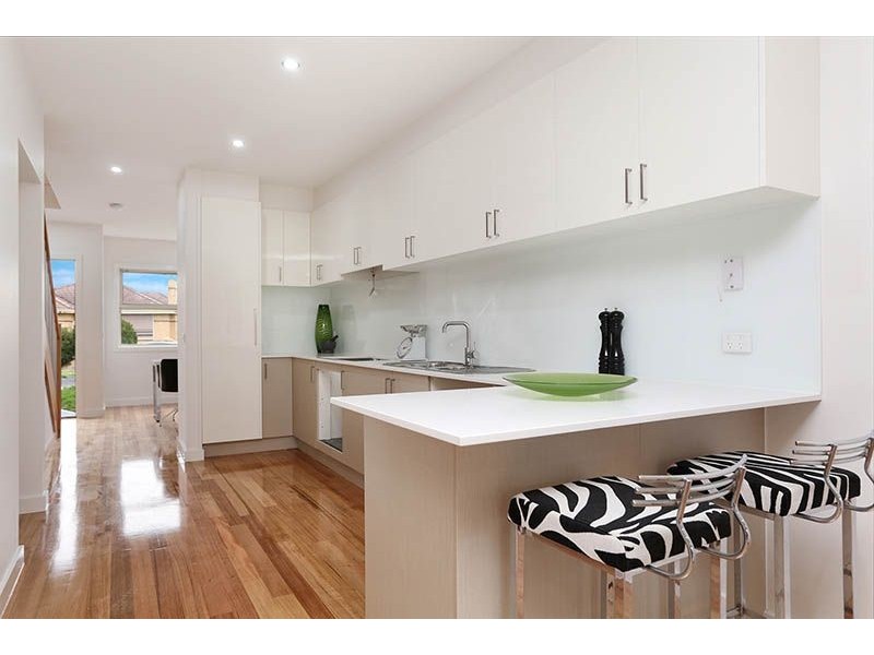 30 Anselm Grove, Glenroy VIC 3046