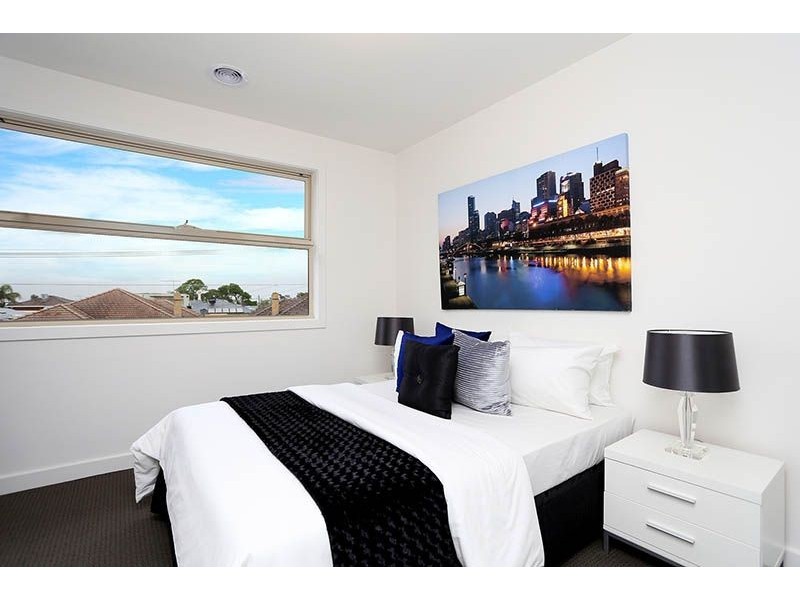 30 Anselm Grove, Glenroy VIC 3046