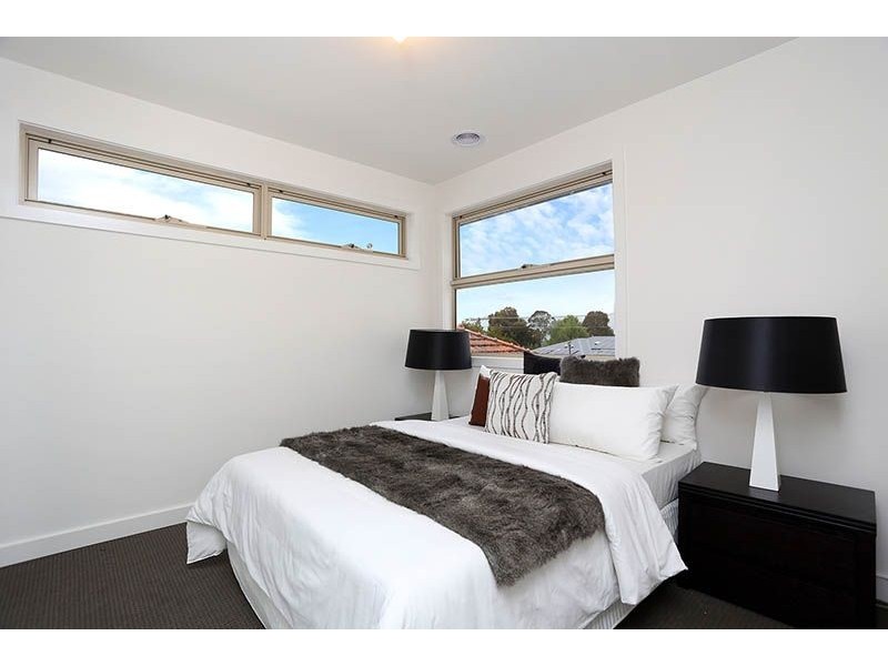 30 Anselm Grove, Glenroy VIC 3046