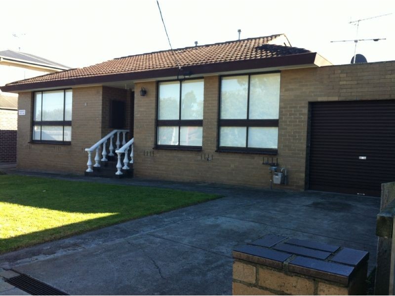 1/2 Barwon Street, Glenroy VIC 3046