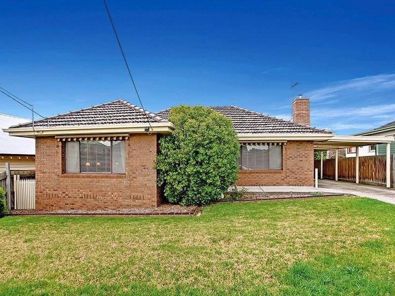 18 Fenacre Street, Strathmore VIC 3041