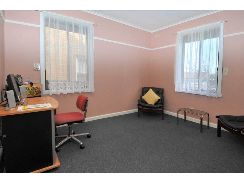 1033 Pascoe Vale Road, Jacana VIC 3047