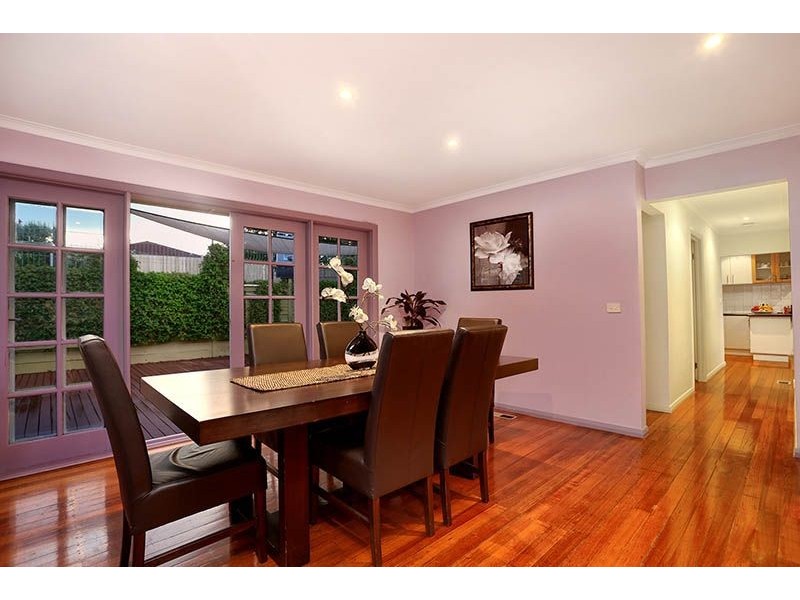 27 Moonee Boulevard, Glenroy VIC 3046