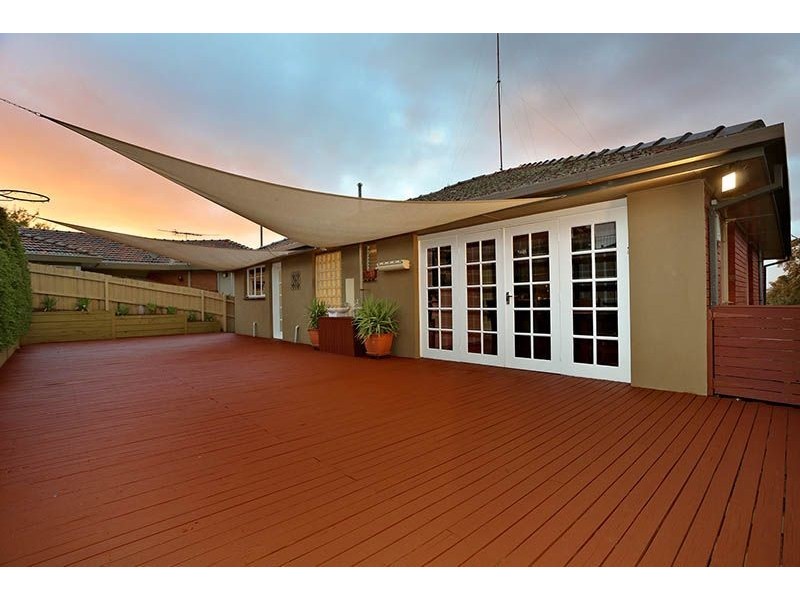 27 Moonee Boulevard, Glenroy VIC 3046