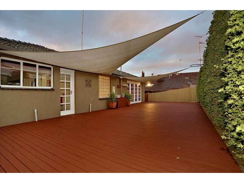 27 Moonee Boulevard, Glenroy VIC 3046