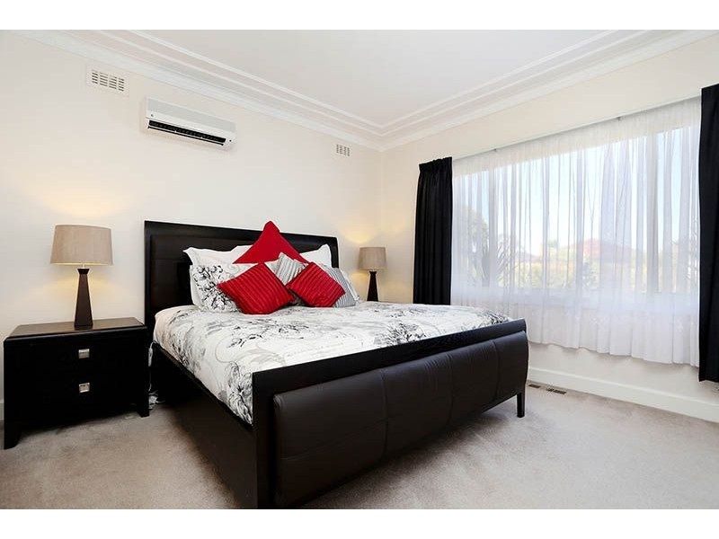 16 Justin Avenue, Glenroy VIC 3046