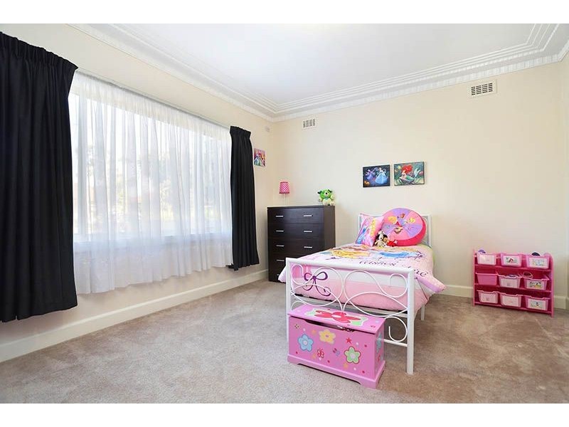 16 Justin Avenue, Glenroy VIC 3046