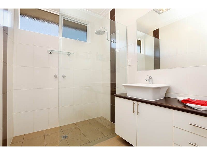 16 Justin Avenue, Glenroy VIC 3046