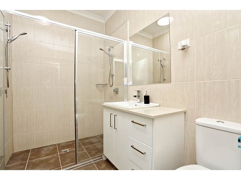 2/24 Granville Street, Glenroy VIC 3046